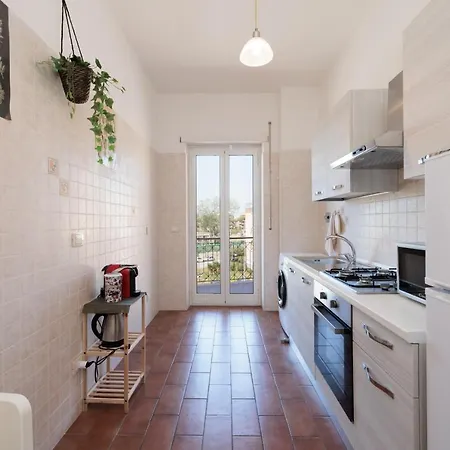 House לידו די אוסטיה