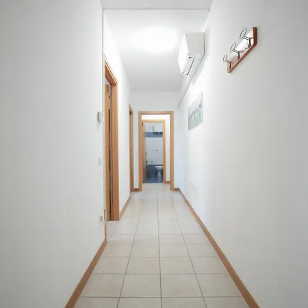 House Near The Airport And Apartment *